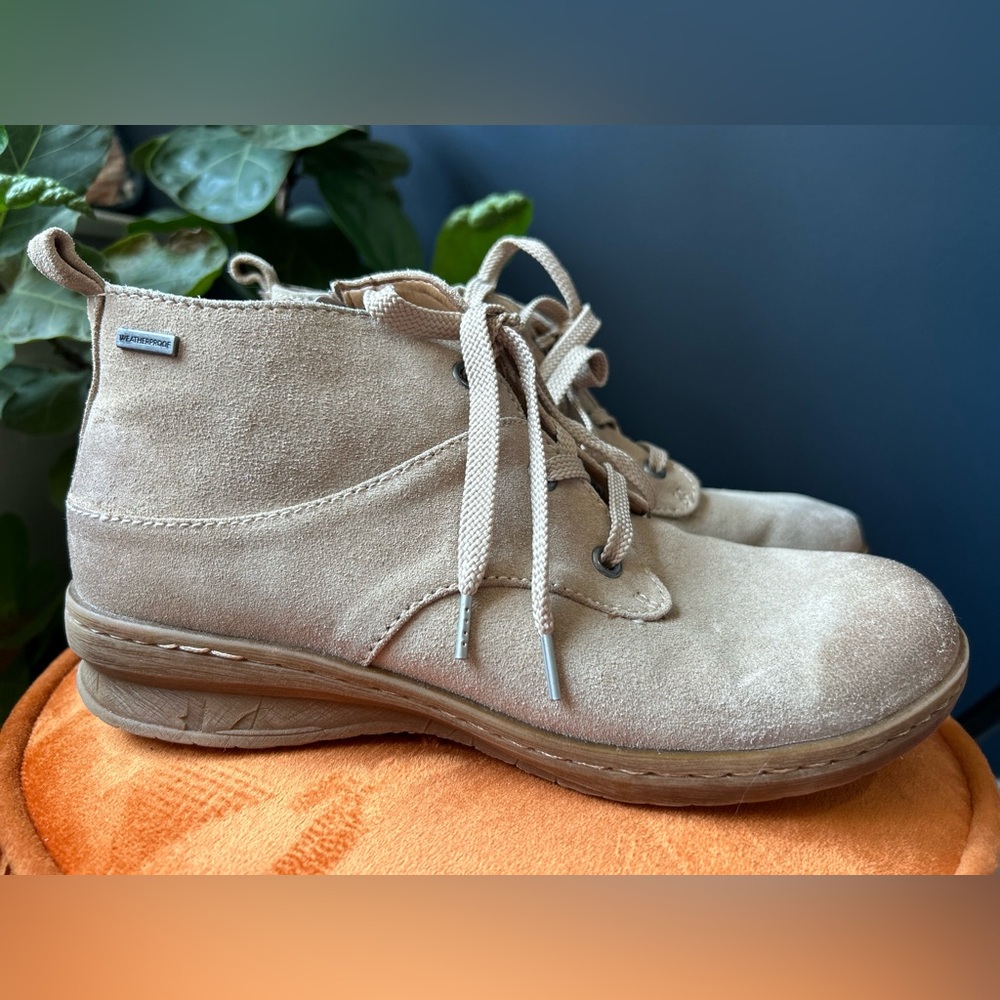 Comfortiva Beige Suede Lace-Up Boots waterproof, fluffy Inside!